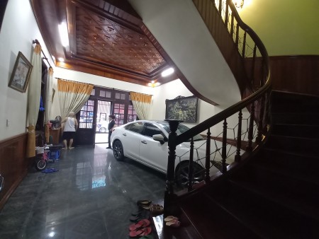 Chính chủ bán nhà Mặt phố Ngô Gia Tự Long Biên 100m x 5T, MT 16m lô góc chỉ 9.9 tỷ