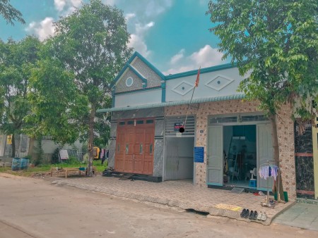 Cần sang gấp 16 phòng trọ đang cho thuê thuê đối diện khu công nghiệp dân đông