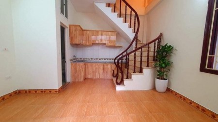 Bán gấp nhà tự xây 4 tầng 21/25m * 4.7m Đại La, lô góc,gần phố