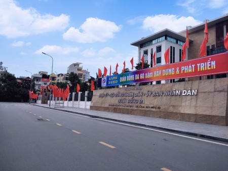Khu phân lô Hoàng Cầu, cho thuê 30 triệu/tháng, vỉa hè rộng, dt 55m2, 5 tầng, mt 4.5m, giá 11.9 tỷ