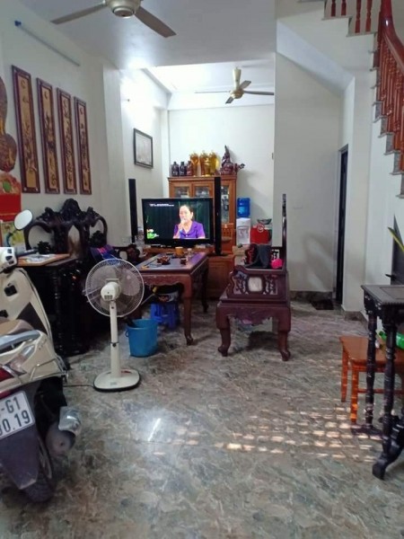 Bán nhà Phố Đức Giang để về ở với con 43m2 x 4 tầng Mặt tiền 4.5m