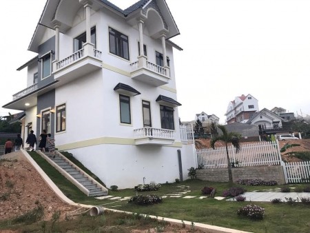 Cần tiền nên bán nhanh biệt thự đã hoàn công đường Nam Hồ (Giá rẻ thời covi)