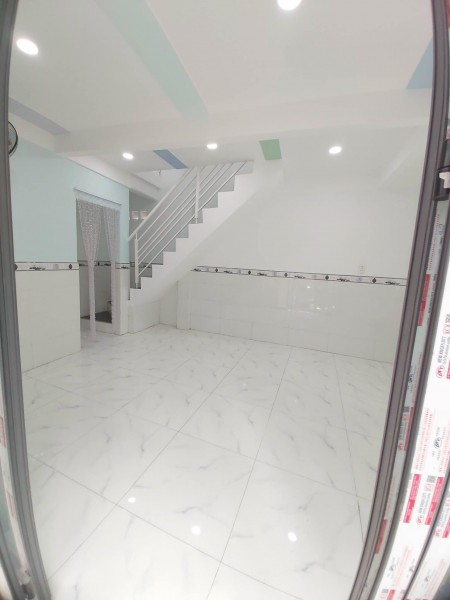 Nhà đẹp hẻm thông 3 mặt tiền Nguyễn Thần Hiến, Quận 4, giá 2.95 tỷ