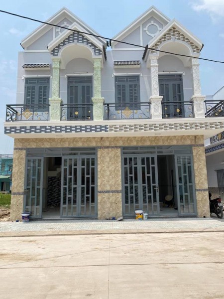 Bán nhà 4x10 ngay Cầu Lớn Hóc Môn giá 770tr, sổ hồng bao công chứng