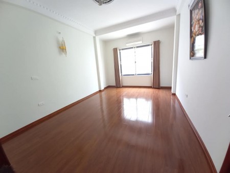 Nhà riêng Hoàng Mai về ở ngay, 4 tầng 38m2 giá 3 tỷ 3