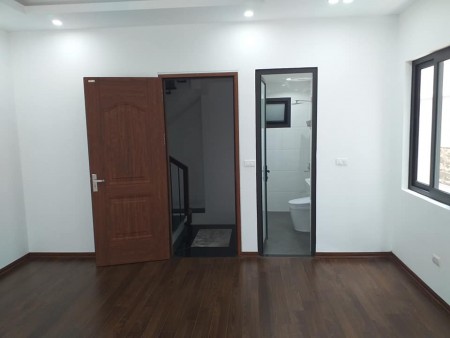 Bán Gấp nhà đẹp 5 sao Tôn Thất Tùng, Quận Đống Đa giá bán chỉ 5.85 tỷ