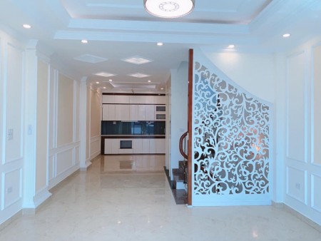 Bán nhà mới ở ngay, Nguyễn Tuân, Quận Thanh Xuân, dt 60m2, 5T, giá 6.7 tỷ