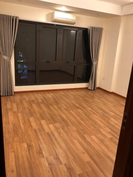 Đẳng cấp Tây Hồ, ngõ 342 Lạc Long Quân, 5 tầng, 7 ngủ dt 52m2 mt 4m. giá 5.95 tỷ
