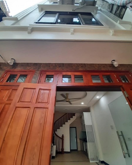 Nhà phân lô Kim Giang thông liền kề Hoàng Đạo Thành, ô tô, kinh doanh, dt 45m, 5 tầng, giá 4 tỷ