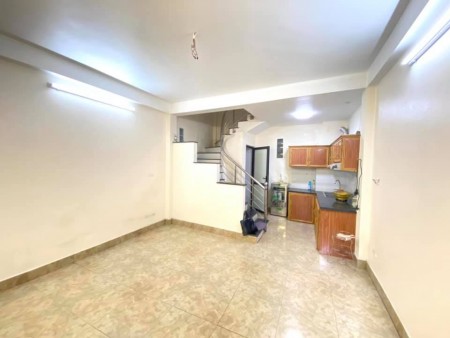 Bán nhà Lĩnh Nam, 35m2 x 4 tầng, mt 4m, vào ở ngay mặt ngõ thông rộng giá 1.95 tỷ