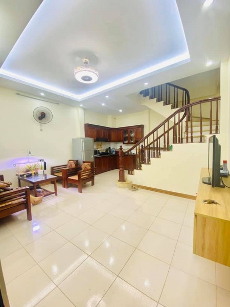 Bán nhà phố Bùi Xương Trạch, Thanh Xuân. Giá bán hợp lý, 42m2x5 tầng.