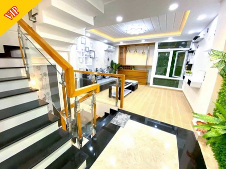 HXH 7 chổ 4 Tầng diện tích 3,5 * 9m, 5 Phòng ngủ sổ riêng Quận 10