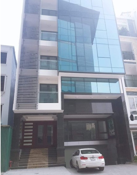 Gần Hồ Tây, ở sướng, KD đỉnh, bán nhà mặt phố Lạc Long Quân 139m, 6 tầng, giá 47 tỷ