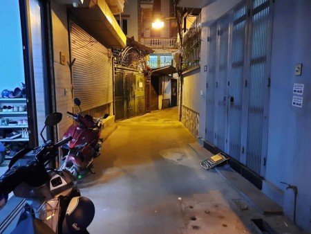 Chỉ hơn 1.4 Tỷ, nhà mới đẹp ở luôn, 30m2, 4 tầng, Bùi Xương Trạch, Thanh Xuân.
