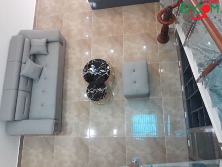 Nhà 1 trệt, 1 lầu sổ riêng full thổ cư đường 2 ô tô ngay sát khu dân cư Tân Phong