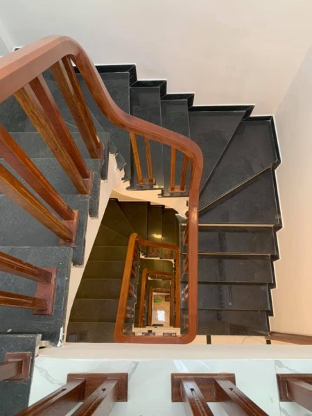 Bán nhà riêng phố Đội Cấn gần Lottes diện tích sử dụng 35m2 giá 2 tỷ 8