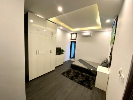 Nhà hiếm tại hồ Tây, 20m ra hồ Tây, ngõ ô tô cho thuê đỉnh, dt 53m2, 4 tầng, giá 5.7 tỷ
