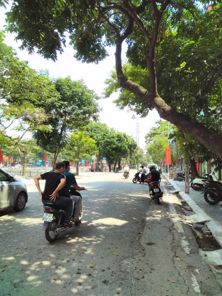 Bán nhà Kim Ngưu ngõ ô tô tránh, diện tích rộng, sổ nở hậu, kinh doanh, dân cư đông đúc