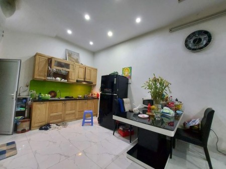 Bán nhà đẹp phố Tam Trinh 32M2, 4T, MT 3M, 2,7 Tỷ. 0936505084