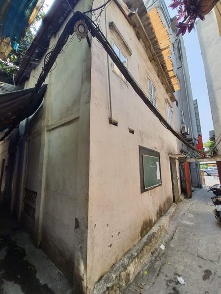 Bán nhà đường Láng khu đất vàng, dt 65m2, dt 5.5m, giá 5.6 tỷ, gần phố, lh 0395454603