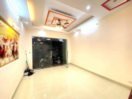 Bán gấp nhà ngõ 137 đường Hoàng Mai 62m2, 4 tầng, mặt tiền 4.2m giá rẻ nhất thị trường, 0913458362