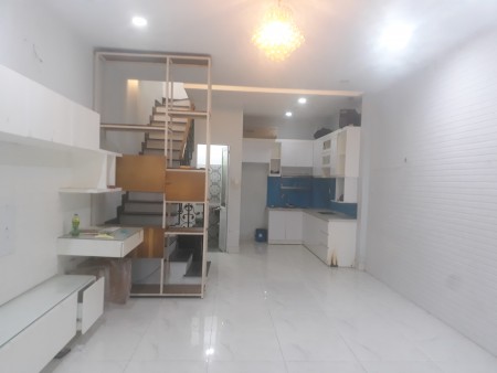 Bán nhà Trần Quang Cơ, Tân Phú dt 40m2, 2 tầng đúc, 2 phòng ngủ lớn, giá 3.3 tỷ