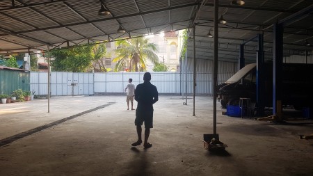 Kho xưởng 1200m2 bến xe nước ngầm, giá cho thuê 80 triệu/tháng, lhcc