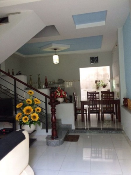 Bán nhà Lê Đình Thám Tân Phú dt 56m2, 2 tầng hẻm ô tô giá chỉ 4.75 tỷ