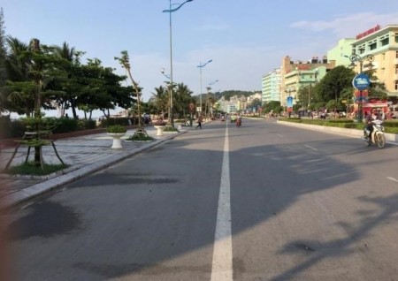 Bán gấp đất Phố Trạm| Long Biên DT 136M2 mt 7m Giá 11 tỷ