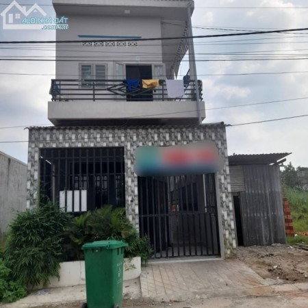 Bán nhà trọ 1 trệt 1 lầu 14 phòng gần KCN Lê Minh Xuân, Bình Chánh, giá 2.3 tỷ thu về