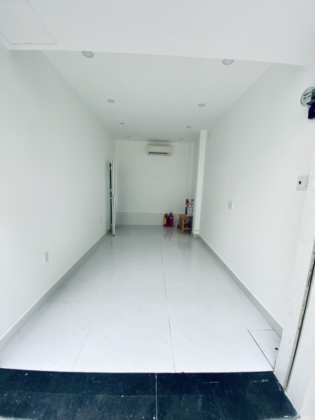 Mặt bằng trống gần chợ Phú Nhuận đủ tiện nghi, hẻm rộng 5m, khu dân cư