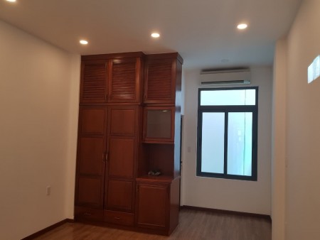 Bán Nhà Phố Trung Tâm Quận Bình Thạnh Đường Hoàng Hoa Thám. DT: 83m2. LH: 0932155399.