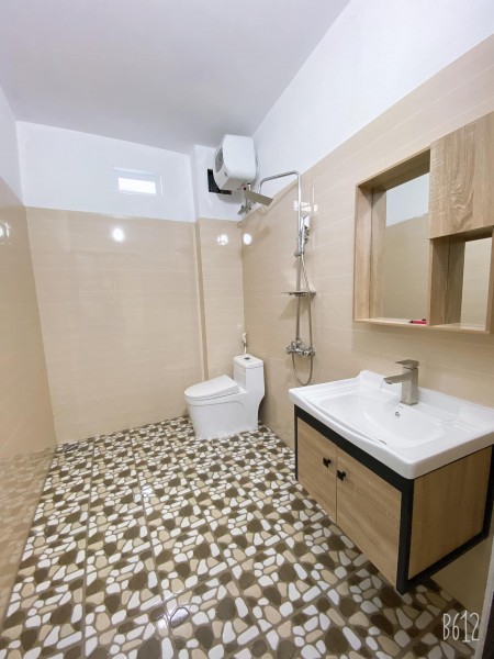 Bán nhà đường Xuân Đỉnh, diện tích 33m2, mặt tiền 3.4m. giá 3.1 tỷ