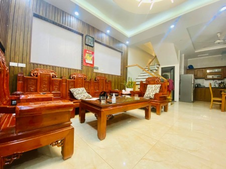 Nhà riêng Hoàng Mai 5 tầng 58m2, lô góc, tặng full nội thất, giá 4.25 tỷ