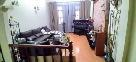 Bán Nhà Hoàng Cầu Phân Lô Ô TÔ Đỗ Cửa 50M 4T 4.4M MT 10.8 Tỷ !!!