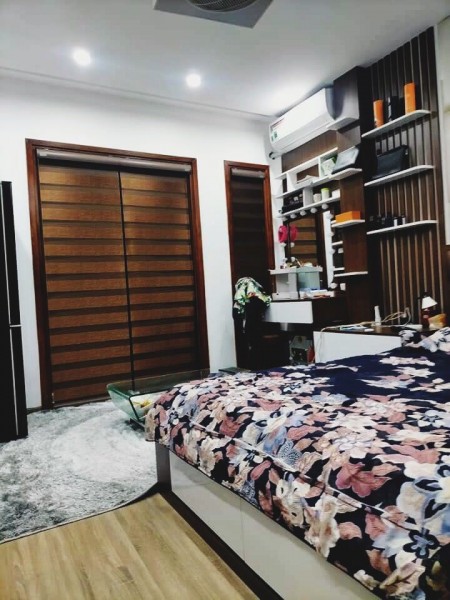 Bán nhà Bạch Mai,nhà đẹp ở ngay,gần đường ôtô,trung tâm Hai Bà, S:52m giá 4.7 tỷ