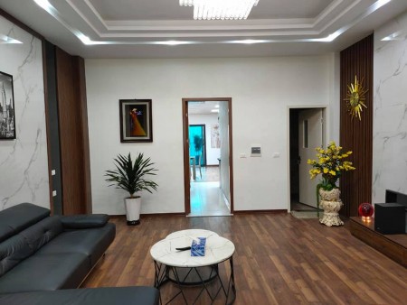 Bán nhà, phố Hoa Bằng, ngõ rộng, thoáng mát, dân trí cao, 56 m2 nhỉnh 4.2 tỷ.
