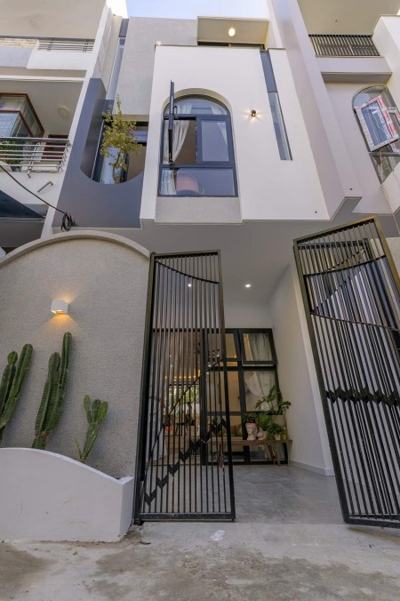Nhà Giá Rẻ Nhỉnh 4 tỷ 30m2 Trung tâm Q. Tân Bình hẻm xe hơi 5m