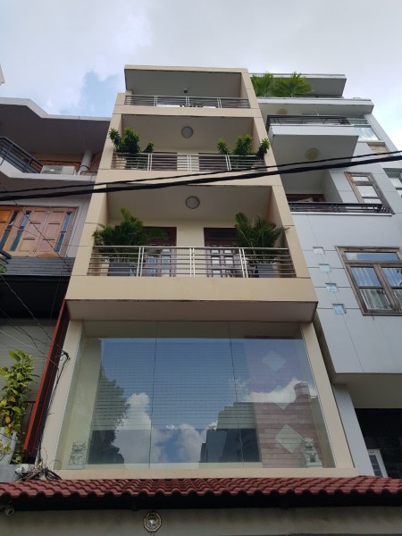 Mặt tiền đường 3 tháng 2, 5 tầng, hợp đồng thuê 70 triệu/tháng, giá bán 26 tỷ, lh 0886880910
