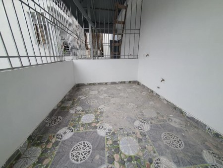 Bán nhà nguyên căn đúc kiên cố, bán giá 2.5 tỷ, còn mới đẹp Quận Hoàng Mai