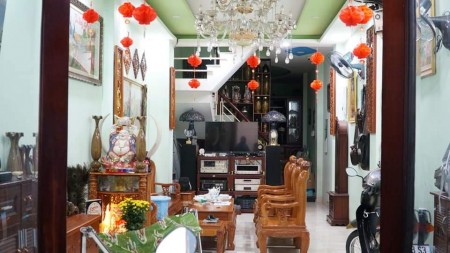 Bán nhà mặt tiền kinh doanh Đông Hồ diện tích 35m2 3 tầng, chỉ 4.95 tỷ