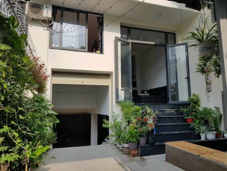 Bán nhà nguyên căn trung tâm Quận 1, sạch sẽ, thoáng mát, 2 tầng, giá 3.8 tỷ