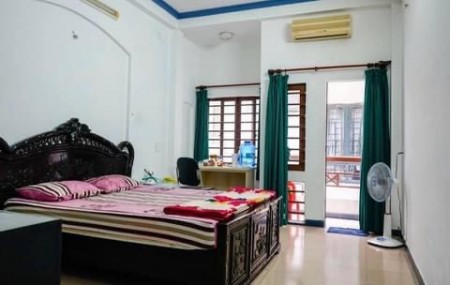 Hơn 9 tỷ có nhà ở ngay Cách Mạng Tháng 8, HXH gần Đất Thánh, 4 lầu cần bán gấp LH0908473588