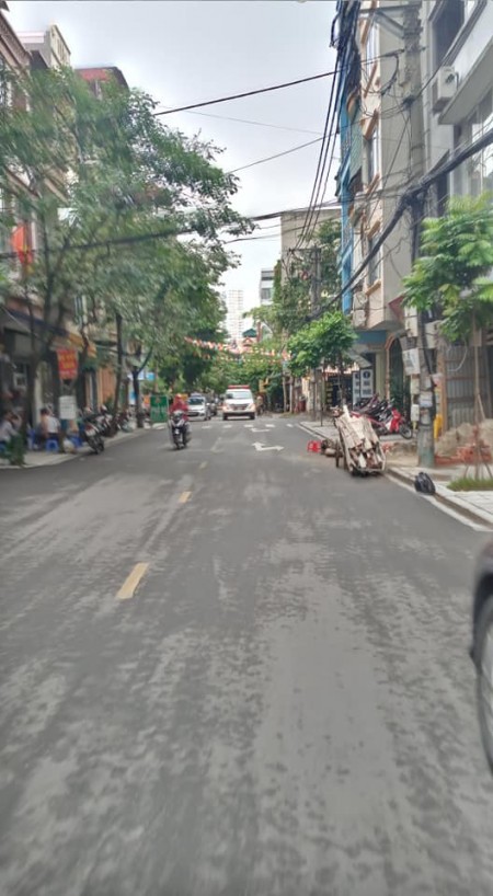 Nhà đẹp Thanh Bình, 35/40m2, giá 3.8 tỷ, ô tô đổ cửa siêu hiếm Mỗ Lao