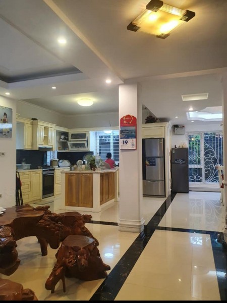 Chính chủ bán biệt thự đơn lập Văn Phú 215mx3T sân vườn ở đỉnh 0817222333