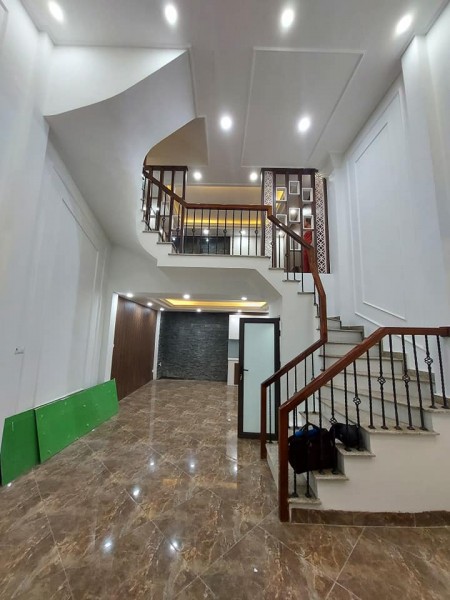 Bán nhà phố Chính Kinh, nhà mới xây 5t ầng đúc, duện tích 50m2, mt 5m, giá 4.9 tỷ0986333653