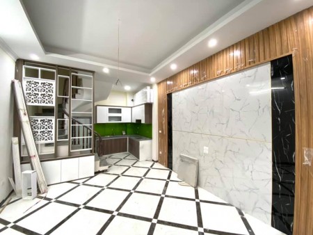 Chính chủ cần bán gấp nhà Hoàng Mai 30m x 5 tầng mt 4m Giá 2.75 tỷ (có thương lượng)
