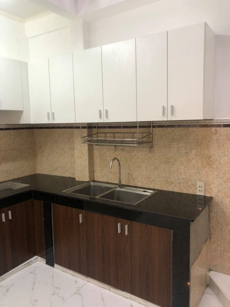 Bán Nhà hẻm xe hơi Hoàng Văn Thụ 48m2, 3 tầng, 4.6m2, giá 6.2 tỷ kinh doanh
