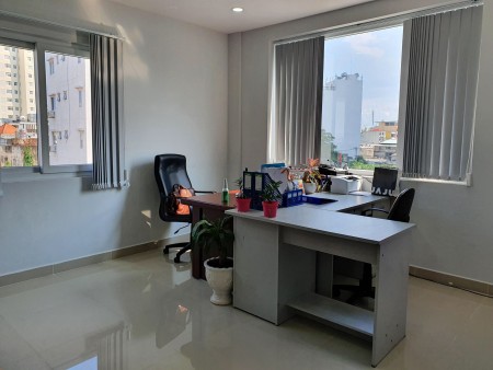 Thuê văn phòng nhanh, giá rẻ, dọn vào ở ngay tại Bình Thạnh, miễn phí tiền nước