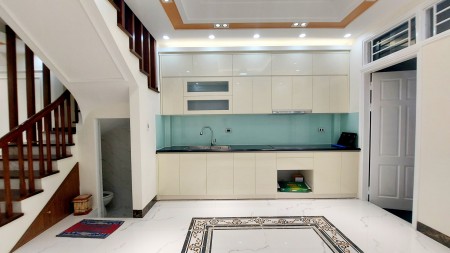 ÔTÔ Vào nhà Kinh Doanh Kim Giang 40m 5 tầng mặt tiền 3.5m giá 7.5 tỷ